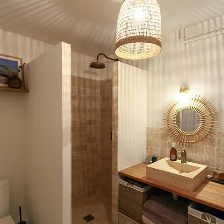 Nice T2 With Balcony And Wifi In Paris